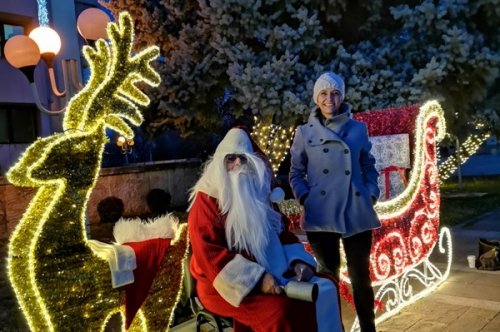 Дядо Коледа е при децата на Община Първомай